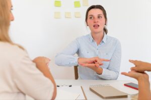 curso de libras capacite se e contribua para a inclusao escolar social 2 2 Curso de Libras: capacite-se e contribua para a inclusão escolar e social