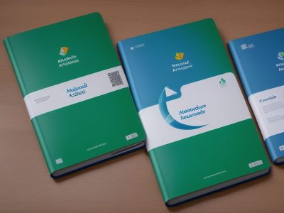 Imagem de um profissional estudando ASP.NET em um curso online, com gráficos e códigos na tela, representando as oportunidades de carreira em TI.