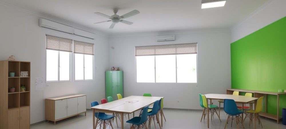 Alunos em sala de aula discutindo métodos de avaliação formativa e somativa em educação física, com foco no processo de ensino-aprendizagem