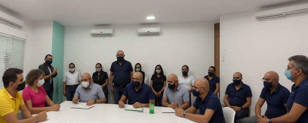 Servidores públicos em reunião, interagindo e aplicando estratégias de comunicação empresarial para melhorar o serviço público.