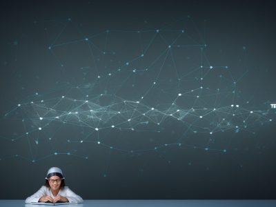 Servidores públicos participando de curso online de educação corporativa, aprendendo e se desenvolvendo para o sucesso na carreira.