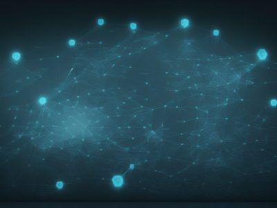 Alunos participando ativamente de um curso online de movimentos sociais, interagindo em um ambiente virtual dinâmico e colaborativo.