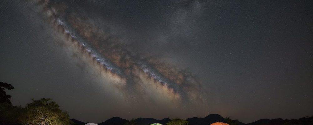 Representação visual de direitos fundamentais e curso online, com pessoas interagindo e aprendendo.