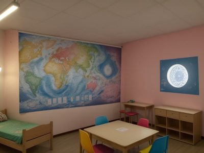 Alunos da EJA em sala de aula, com foco em diversidade e educação inclusiva