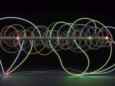 Representação visual de circuitos elétricos e eletricidade básica em ambiente de aprendizado prático, demonstrando o curso de eletricidade.