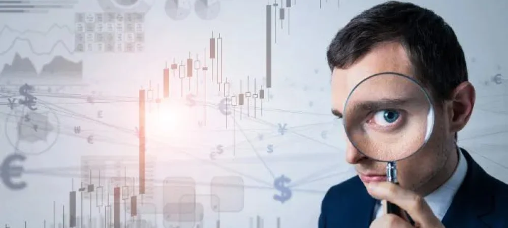 HOMEM-COM-OLHO-NA-LUNETA