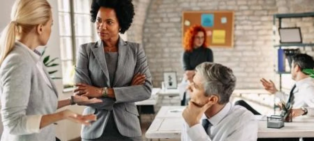 IMAGEM-TRIO-reuniao-administrativa