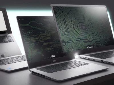 Servidores públicos participando de curso online de inovação digital, com foco em transparência e eficiência.