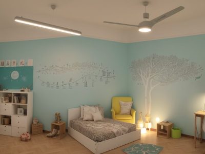 Professor utilizando quadro interativo em sala de aula, demonstrando planejamento de aula de português e novas estratégias de ensino.