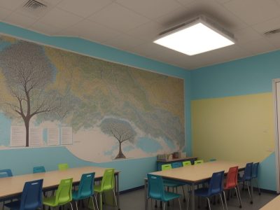 Imagem de sala de aula com alunos envolvidos em projetos sobre temas transversais, como sustentabilidade e cidadania, incentivando a inscrição no curso