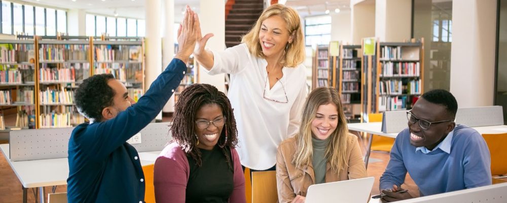 curso de educação inclusiva e neuropsicopedagogia: professores estudando e se preparando para enfrentar os desafios da inclusão