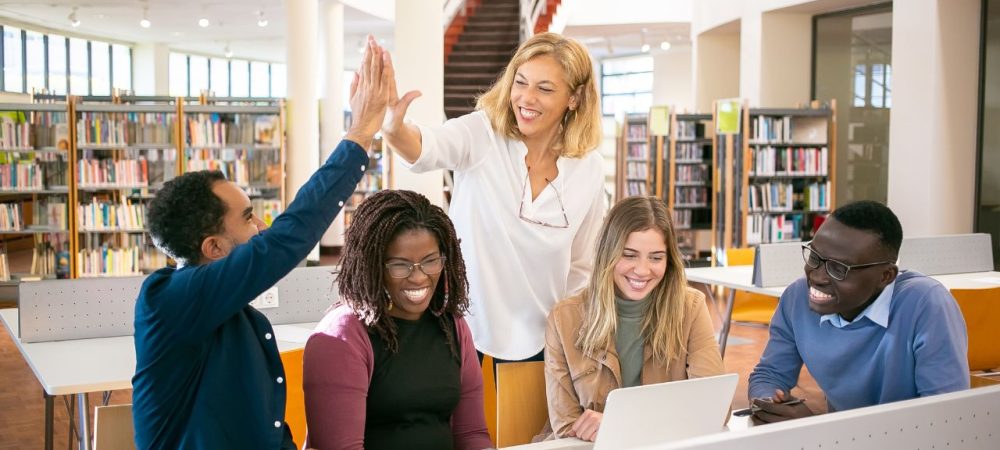 curso de educação inclusiva e neuropsicopedagogia: professores estudando e se preparando para enfrentar os desafios da inclusão