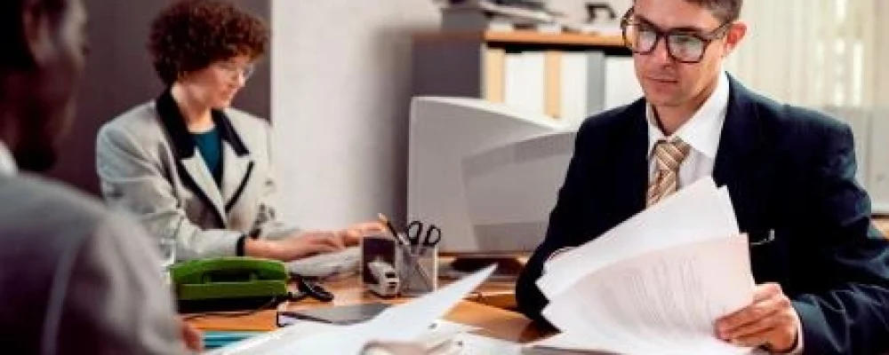 Guia completo de Direito Administrativo para servidores públicos.