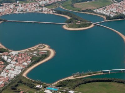 Mesa de escritório moderna com documentos de simulação de aposentadoria e livros sobre direito previdenciário.