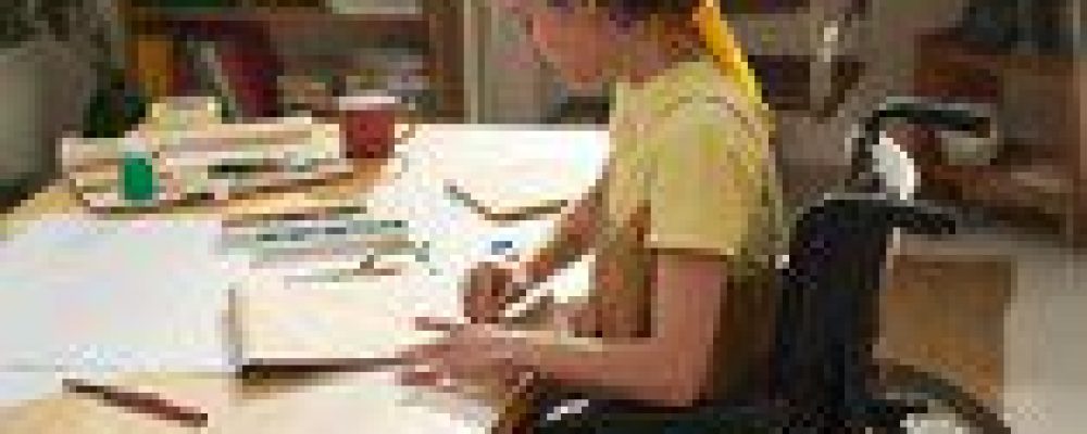 menina-cadeira-rodas-casa-450x236-1