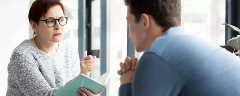 o-que-e-ansiedade-o-guia-inicial-para-identificar-sintomas-e-causas-meio-do-artigo