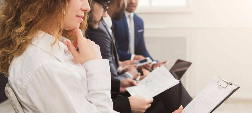 Entenda o que é prova de títulos em concurso público e como documentos como diplomas e certificados influenciam sua classificação.